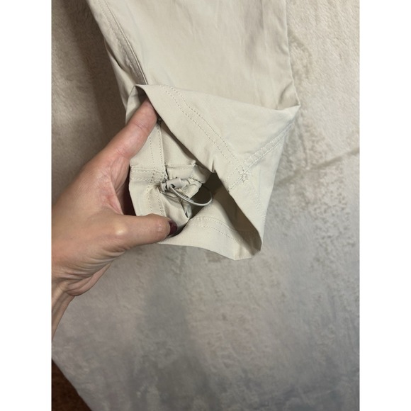 Eddie Bauer Womens 4 First Ascent Capri Pants Beige Guide Pro Cargo Hiking Nylon - Picture 2 of 8